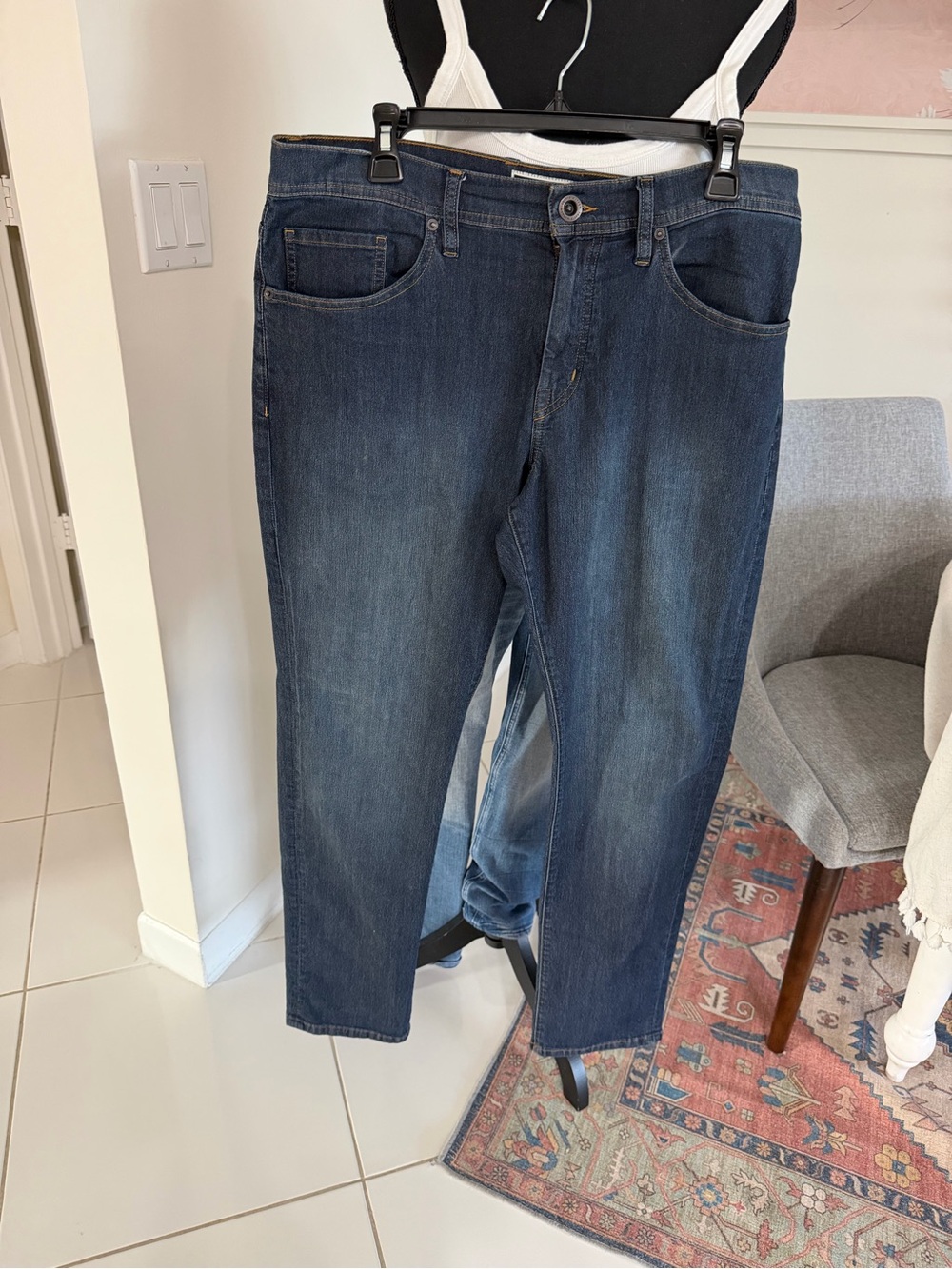 Travis Mathew Jeans Mens 34x33 Legacy Featherweight Jeans Dark Denim Stretch